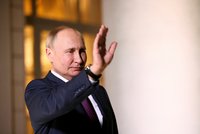 Agresor Putin zahájí ve svátek výstavu plnou propagandy. O Ukrajině i „nacistech“