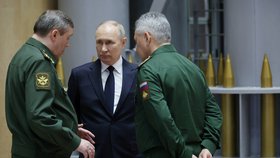 Vladimír Putin na zasedání ministerstva obrany