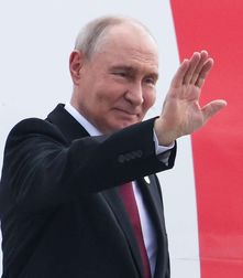 Rusko pochválilo českou vládu za zmírnění protiruské rétoriky. Mám číslo na Babiše, chlubil se Putin Rusko pochválilo českou vládu za zmírnění protiruské rétoriky. Mám číslo na Babiše, chlubil se Putin