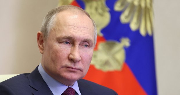 Putin se léčil s rakovinou? Investigativci: Létal za ním často chirurg, Kreml tají i další informace