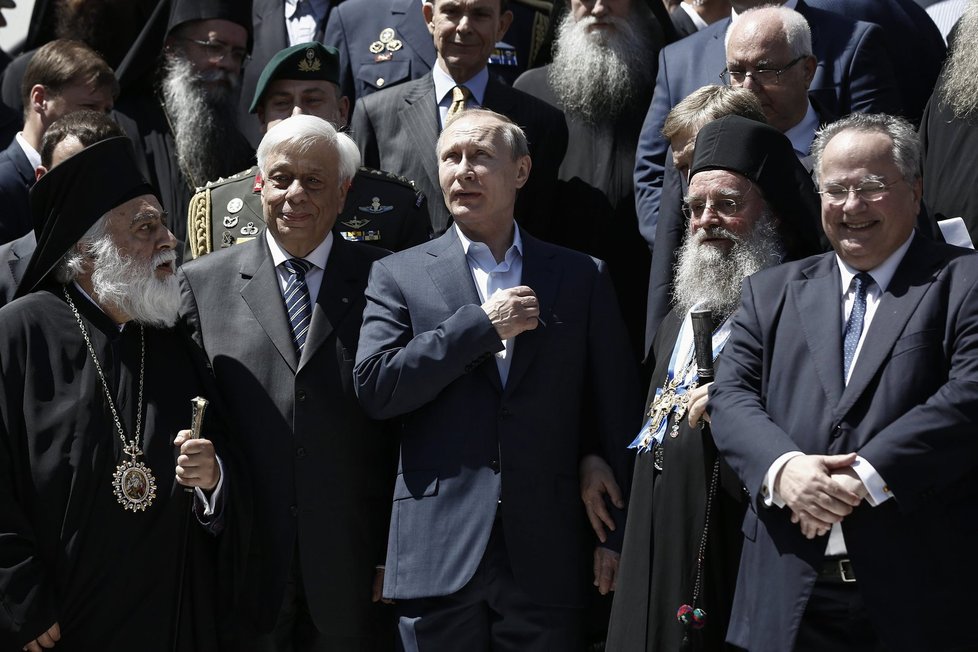 Ruský prezident při návštěvě Řecka zavítal na svatou horu Athos.