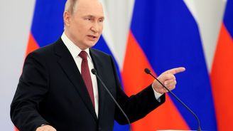 Putin posílá „jaderný“ vlak k Ukrajině, v pohybu je i ponorka Belgorod