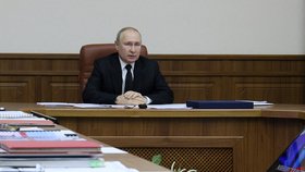 Ruský prezident Vladimir Putin byl podle svého mluvčího zkontrolovat velitelství ruských sil, které řídí boje na Ukrajině (17.12.2022)