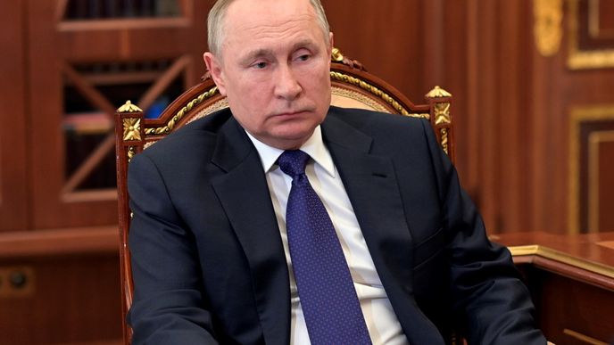 Vojenská operace jde podle plánu a sankce škodí celému světu, řekl Putin