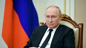 Putin úřadoval: Zvýšil věk pro službu v armádě a omezil u ruských firem podíly vlastníků ze zahraničí