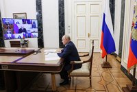 Putin peskoval vládu: Ceny benzinu rostou, udělejte s tím něco! A musíte reagovat rychleji