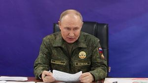 Putin v maskáčích vyrazil na ruské velitelství: Řešil obklíčení Pokrovsku i test nové střely Putin v maskáčích vyrazil na ruské velitelství: Řešil obklíčení Pokrovsku i test nové střely