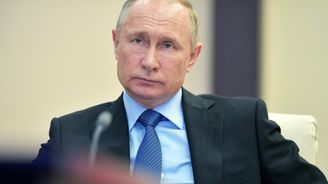 ANALÝZA: Putin musí ustát dvojitý zásah. Koronavirus a propad cen ropy