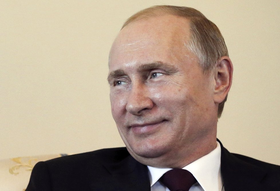 Vladimir Putin je prý nejbohatší muž světa. Podle amerického kritika si ulil bilióny.