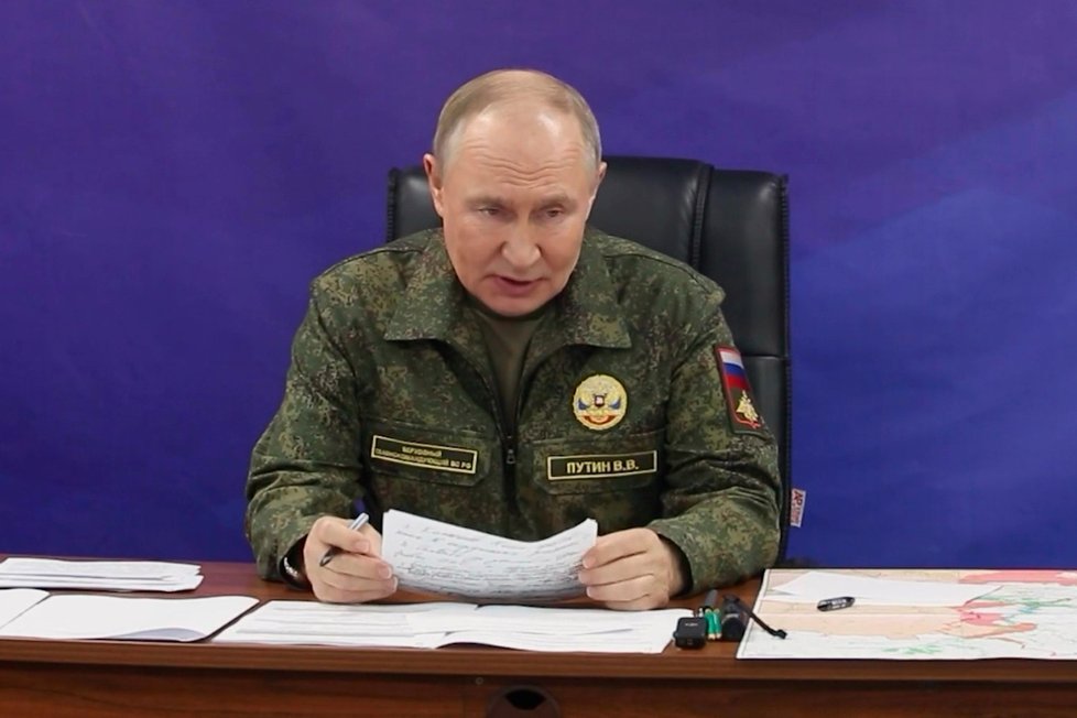 Ruský prezident Vladimir Putin na velitelském shromáždění (26.10.2025) Ruský prezident Vladimir Putin na velitelském shromáždění (26.10.2025)