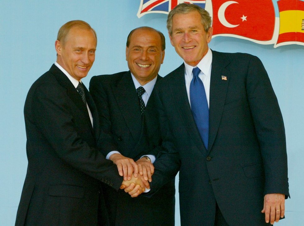 Vladimir Putin, Silvio Berlusconi a George Bush na summitu NATO-Rusko (28. 5. 2002)