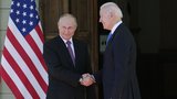 Putin a Biden se poprvé sešli: Obří manévry, bitka novinářů. A konec diplomatické války?