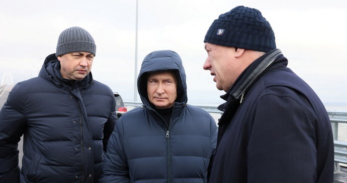Vladimir Putin na kontrole Kerčského mostu (5. 12. 2022)