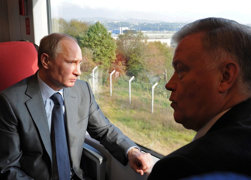 Ruský prezident Vladimir Putin s oligarchou a nyní již bývalým šéfem ruských železnic Vladimirem Jakuninem