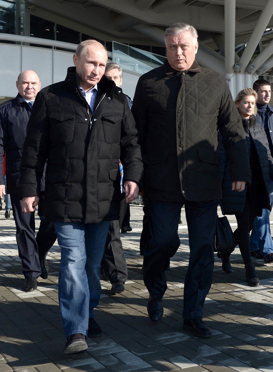 Ruský prezident Vladimir Putin s oligarchou a nyní již bývalým šéfem ruských železnic Vladimirem Jakuninem