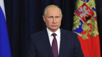 Po Američanech i Rusové. Putin oznámil odstoupení země od smlouvy o likvidaci raket