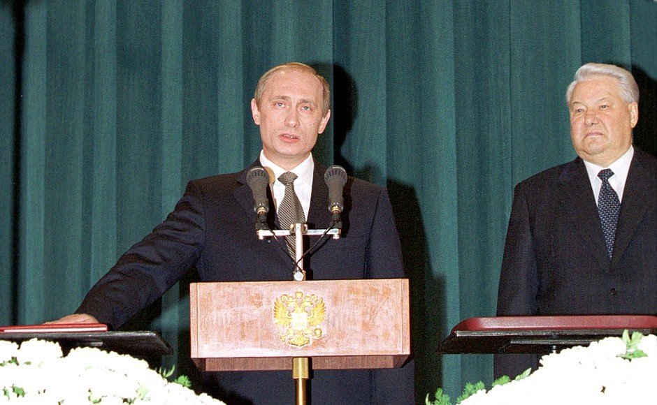 Inaugurace: Putin nahrazuje Jelcina.