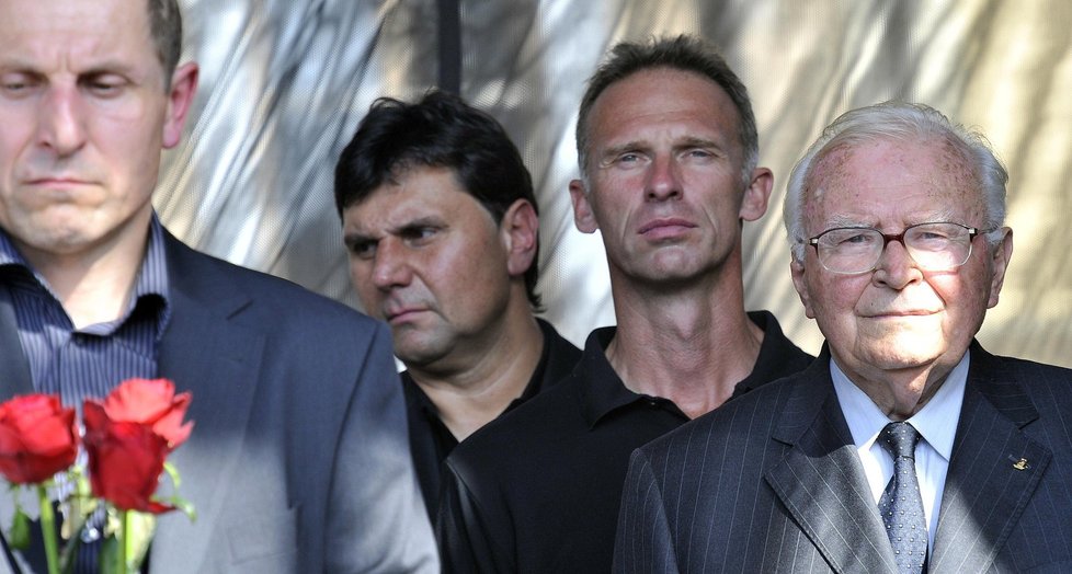 Zlomení kamarádi - Bedřich Ščerban, Vladimír Růžička, Dominik Hašek a Karel Gut