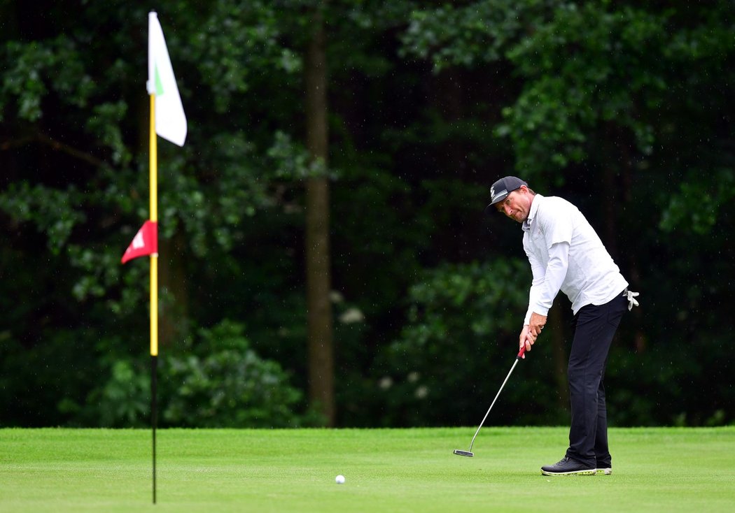 Vladimír Šmicer puttuje na golfovém turnaji někdejších fotbalových hvězd