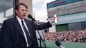 Před patnácti lety mluvil Vladimír Stehlík k davu ještě jako generální ředitel Poldi Ocel.