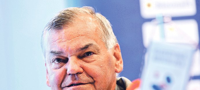 Vladimír Vůjtek (64), kouč Slovenska