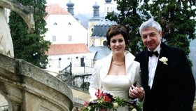 Svou bývalou sekretářku Konstancii si vzal Železný v roce 2003 ve Vranově.