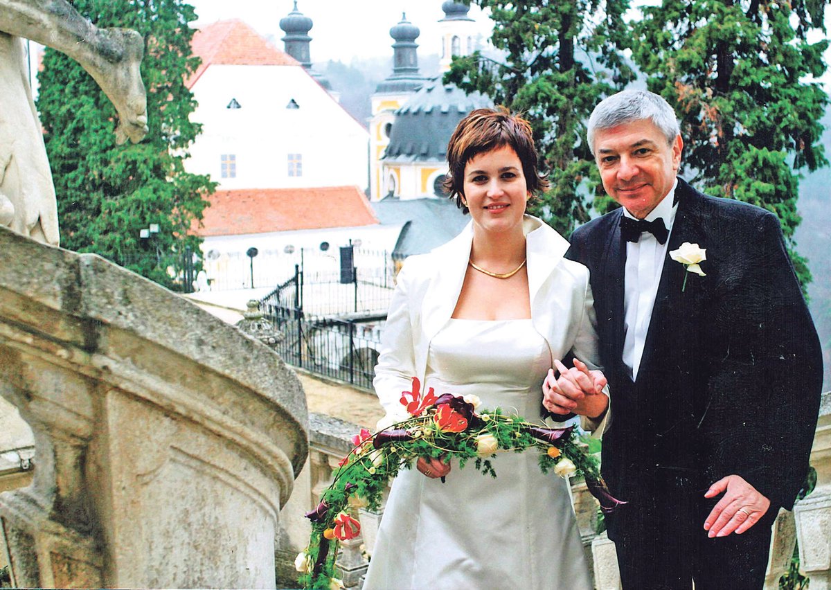 V roce 2003 se podruhé oženil, vzal si svoji sekretářku z Novy Konstancii Záhorkovou (36) přezdívanou Kony.