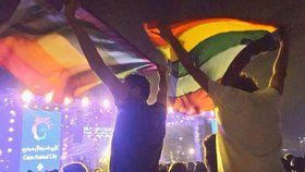 V Egyptě dochází po koncertě v Káhiře k zatýkání členů LGBT komunity.