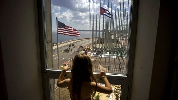 Vlajka u ambasády USA v Havaně