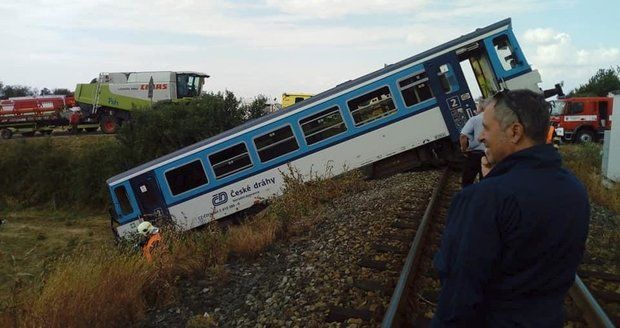 Řidič ze smrtelné srážky s vlakem je ve vazbě: Hrozí mu až 10 let