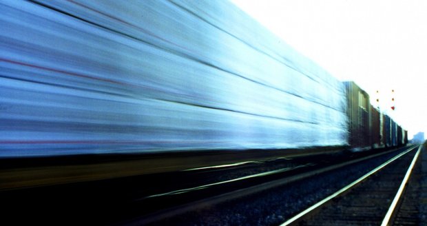 Tragická nehoda na Frýdecko-Místecku: Neznámého člověka přejel vlak