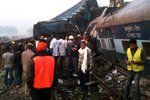 Sobotní železniční neštěstí v Indii má 133 obětí.