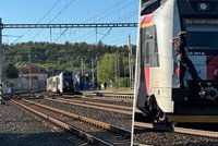 Šílená jízda na spřáhle vlaku: Kluci u Prahy riskovali život!