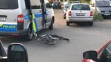 Cyklistka (†50) zemřela při nehodě: U kruhového objezdu ji srazil náklaďák!