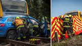 U Frýdku-Místku se srazil Kodiaq s vlakem: Řidička bojovala o život 