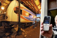 Svědek o nehodě na Masarykově nádraží: V půlce perónu jel vlak plnou rychlostí