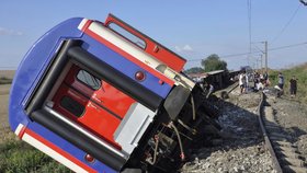 Počet obětí železničního neštěstí v Turecku vzrostl na 24 osob.