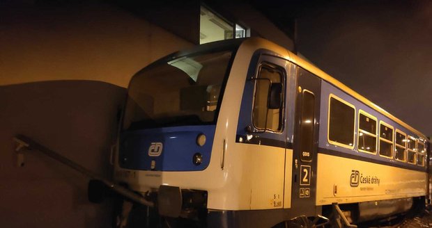 V Českém Těšíně vykolejil osobní vlak. Nikdo se nezranil, škoda je zhruba milion korun.