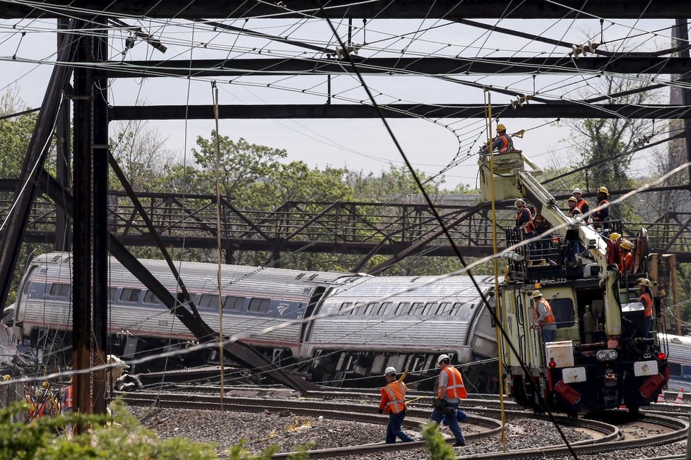 Vlakové neštěstí v USA: Ve Philadelphii boural vlak společnosti Amtrak