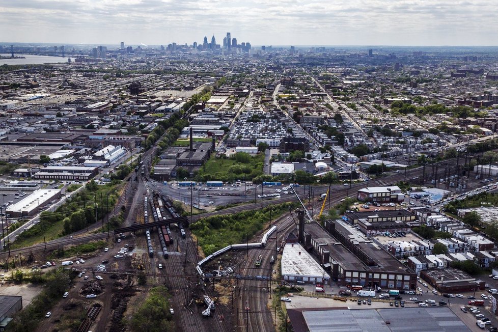 Vlakové neštěstí v USA: Ve Philadelphii boural vlak společnosti Amtrak