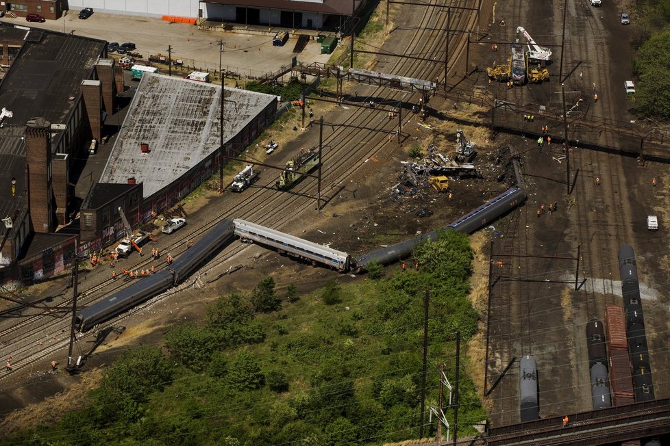 Vlakové neštěstí v USA: Ve Philadelphii boural vlak společnosti Amtrak