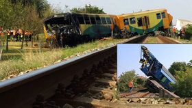 Při odtahu vykolejeného vlaku u Vnorov vykolejil i odtahový jeřáb