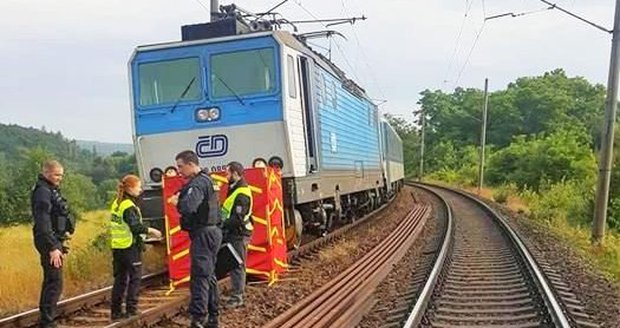 Vlak u Plzně přejel batole! Chlapeček (†1,5) utekl ze zahrady?!