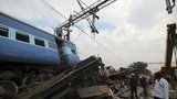 Vlak nedaleko indické metropole vykolejil, nehodu nepřežilo 36 lidí