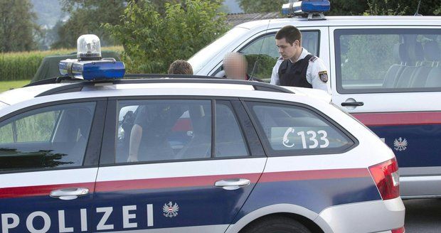 V Rakousku zemřela dívka z Brna, která jela na vlaku. V Rakousku zemřela dívka z Brna, která jela na vlaku.