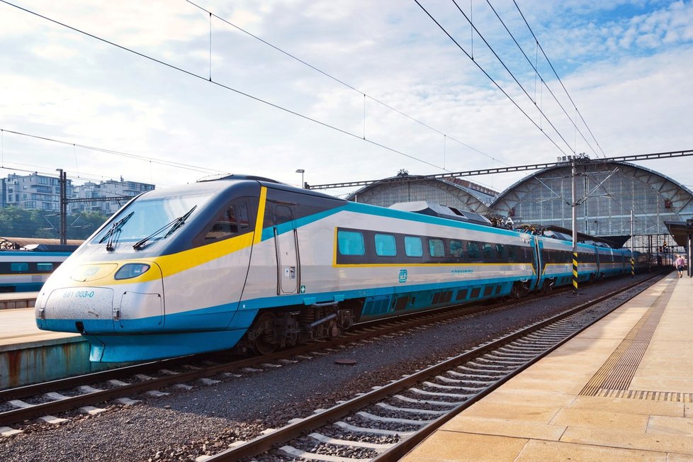 Pendolino stále představuje špičku vozového parku Českých drah. I ono však brázdí české železnice již téměř 13 let.