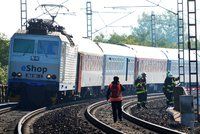 Vlak v Praze srazil ženu, na místě zemřela. Mezi hlavním nádražím a Libní provoz stál