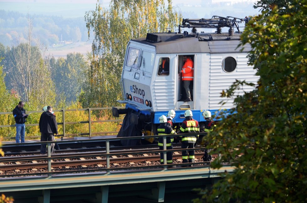 Vlak srazil u Plzně člověka.