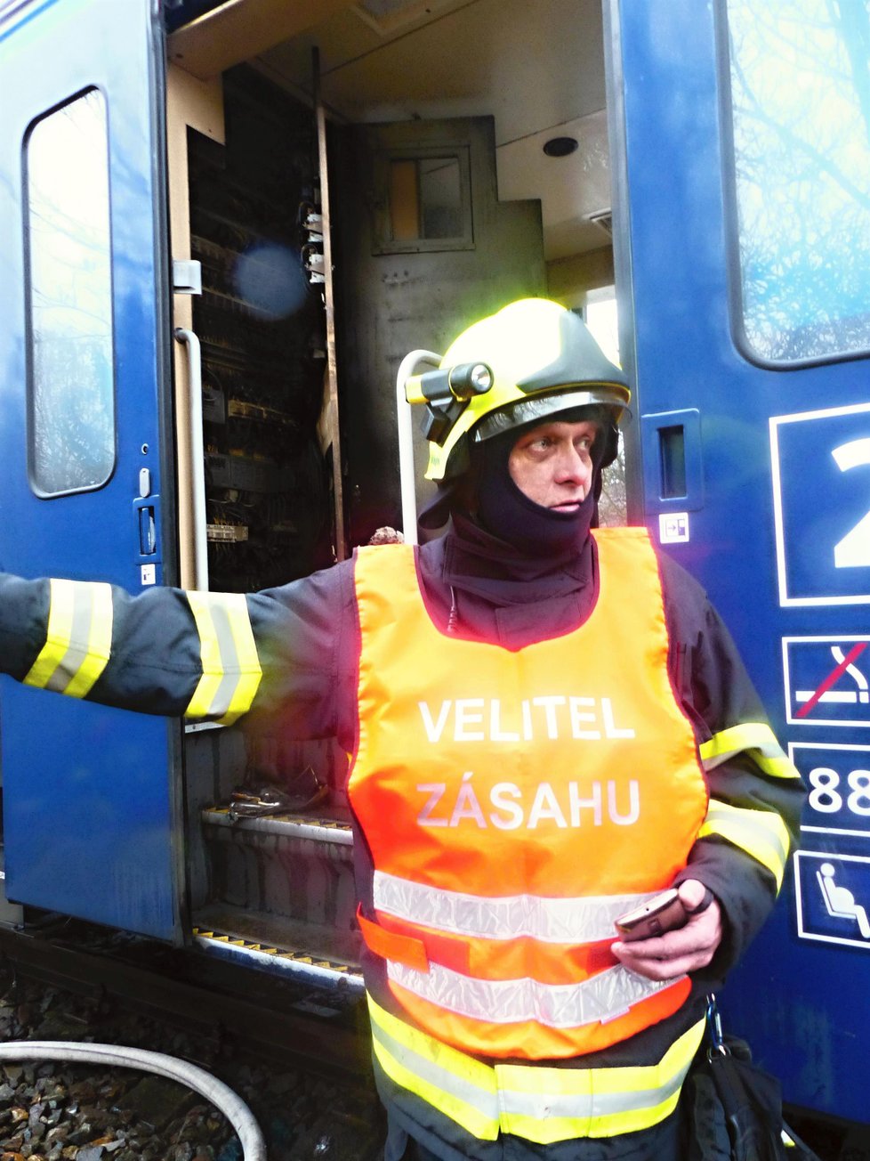 Během jízdy mezi Střelicemi a Brnem začal hořet plně obsazený motorový vlak. Lidé museli u Bohunic ze soupravy utéci, oheň hasilo sedm hasičských sborů.