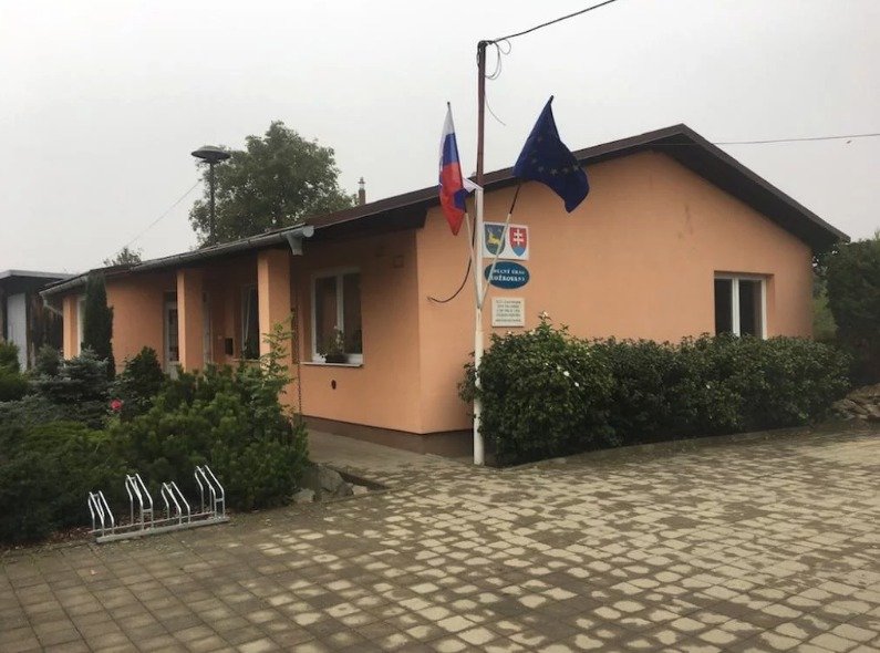 Obecní dům v Rožkovanech.